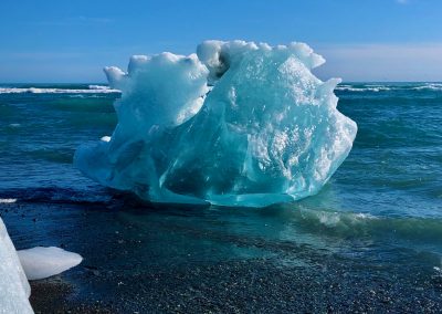 Diamond beach iceberg